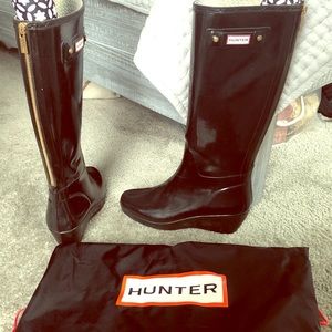 Hunter wedge glossy rain boots